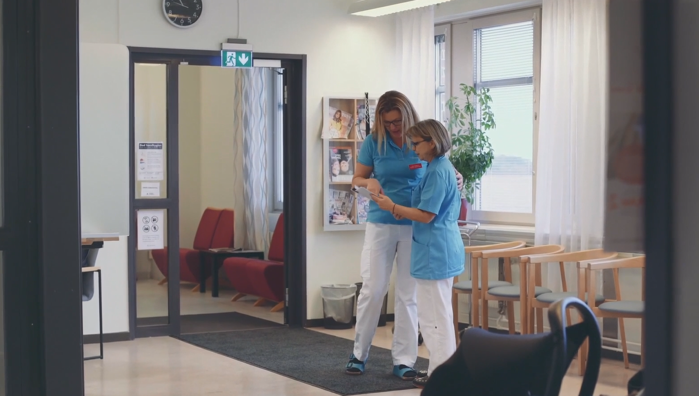 Försättsbild för "Att både vara chef och läkare är ett privilegium"